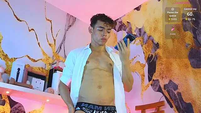 Snapshot of Nijinsky_LatinBoy chatting on 12-17-25, 12:11 Nijinsky LatinBoy online show from 12-17-25, 12:11