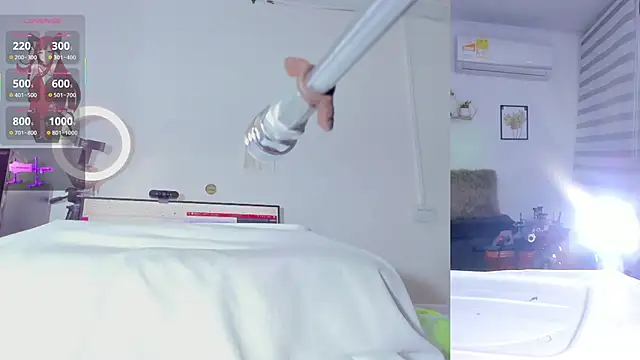 Snapshot of Maria_Jones_ chatting on 11-22-25, 01:37 Maria Jones online show from 11-22-25, 01:37