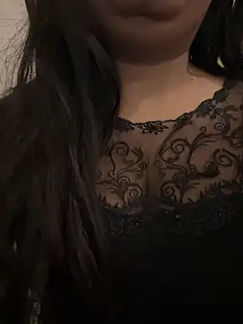 Snapshot of queen_pari chatting on 12-25-24, 12:47 queen pari online show from 12-25-24, 12:47