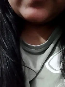 Snapshot of queen_pari chatting on 09-10-25, 09:15 queen pari online show from 09-10-25, 09:15