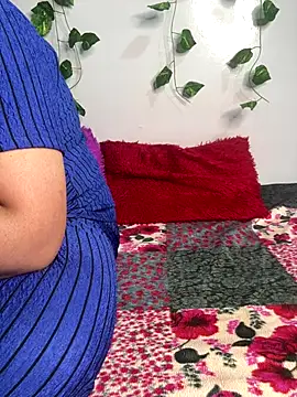 Snapshot of tanvihot2 chatting on 10-12-25, 03:22 tanvihot2 online show from 10-12-25, 03:22