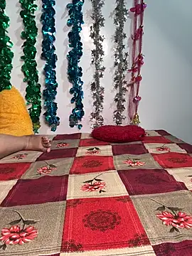 Snapshot of tanvihot2 chatting on 10-31-25, 05:03 tanvihot2 online show from 10-31-25, 05:03