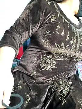 Snapshot of tanvihot2 chatting on 11-22-25, 03:38 tanvihot2 online show from 11-22-25, 03:38