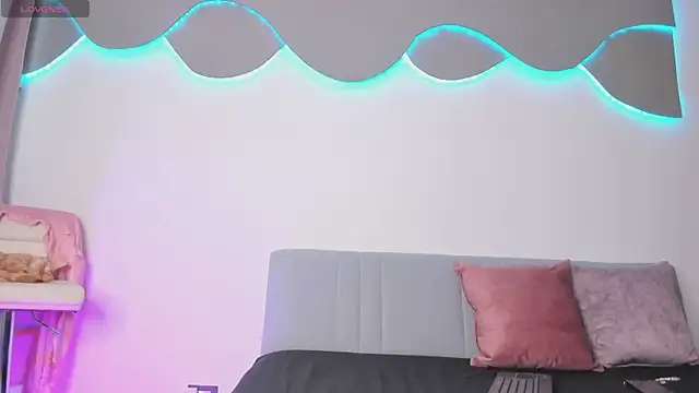 Snapshot of newbarbiedolly chatting on 11-09-25, 08:07 newbarbiedolly online show from 11-09-25, 08:07