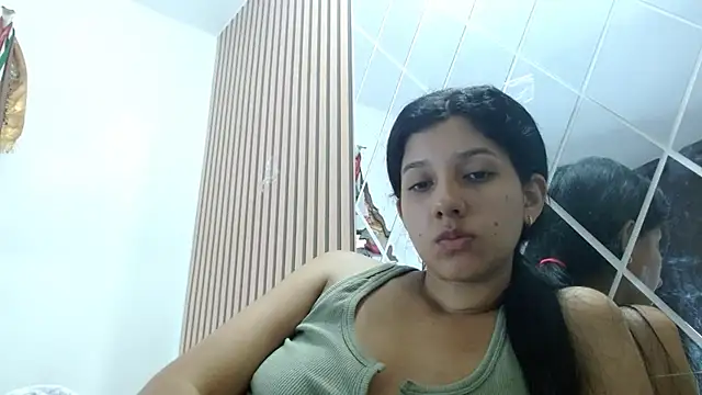 Snapshot of emmariders2 chatting on 02-25-25, 05:52 emmariders2 online show from 02-25-25, 05:52