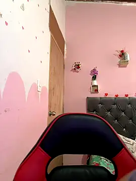 Snapshot of emmariders2 chatting on 10-06-25, 04:26 emmariders2 online show from 10-06-25, 04:26