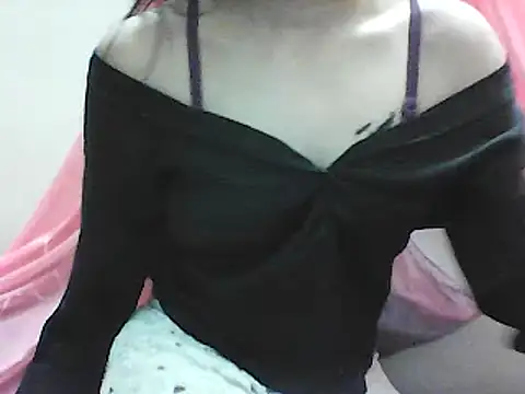 Snapshot of roseofvenom chatting on 12-30-24, 02:19 roseofvenom online show from 12-30-24, 02:19