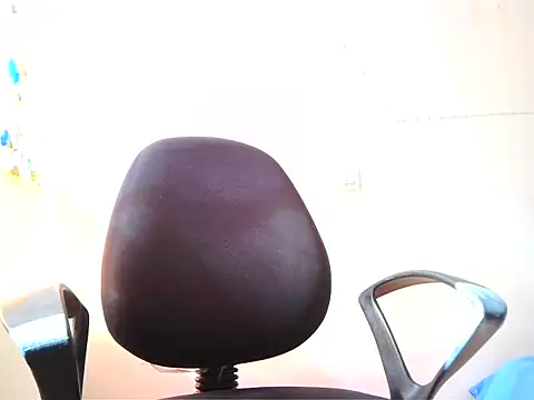 Snapshot of roseofvenom chatting on 03-05-25, 09:38 roseofvenom online show from 03-05-25, 09:38