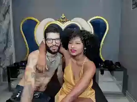 Snapshot of JenniferandBen chatting on 01-05-25, 07:17 JenniferandBen online show from 01-05-25, 07:17