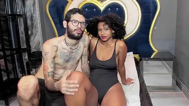 Snapshot of JenniferandBen chatting on 01-11-25, 10:18 JenniferandBen online show from 01-11-25, 10:18