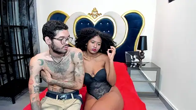 Snapshot of JenniferandBen chatting on 01-26-25, 07:31 JenniferandBen online show from 01-26-25, 07:31