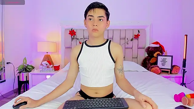 Maxi little online show from 12-18-25, 08:26