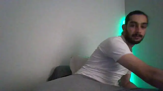 Snapshot of Levi_Latino chatting on 10-10-25, 11:04 Levi Latino online show from 10-10-25, 11:04