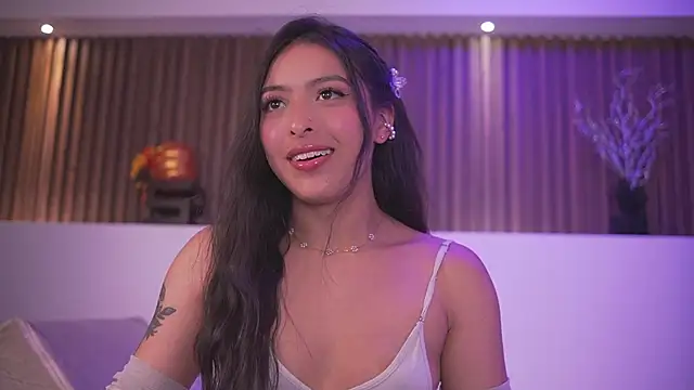 Snapshot of Camila_dupont chatting on 06-05-26, 03:57 Camila dupont online show from 06-05-26, 03:57