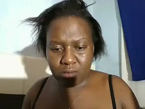 Snapshot of ThamiXX chatting on 02-14-25, 09:21 ThamiXX online show from 02-14-25, 09:21