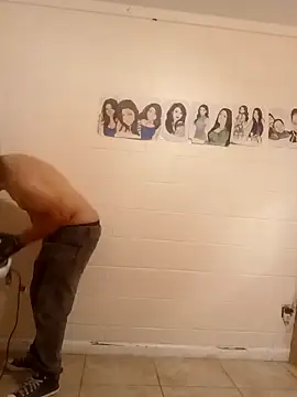 k1oudE online show from 02-12-26, 01:33