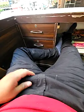 Snapshot of pyasevickybabu563 chatting on 03-18-25, 12:36 pyasevickybabu563 online show from 03-18-25, 12:36