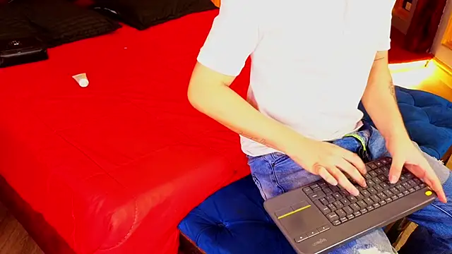 MarcoVitto online show from 10-10-25, 11:42