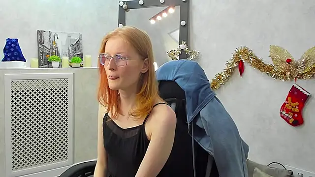 Snapshot of ElizabethHarpper chatting on 01-19-25, 07:04 ElizabethHarpper online show from 01-19-25, 07:04