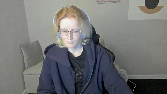 Snapshot of ElizabethHarpper chatting on 09-13-25, 08:14 ElizabethHarpper online show from 09-13-25, 08:14