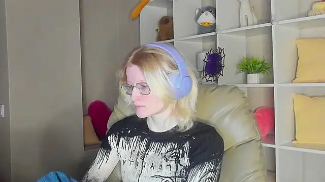 Snapshot of ElizabethHarpper chatting on 11-02-25, 01:19 ElizabethHarpper online show from 11-02-25, 01:19