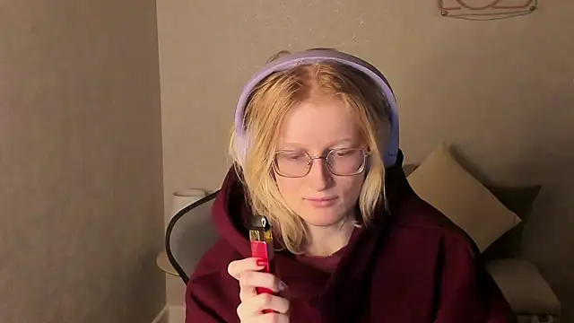 Snapshot of ElizabethHarpper chatting on 11-25-25, 01:05 ElizabethHarpper online show from 11-25-25, 01:05