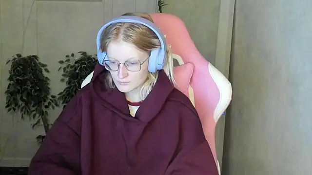 Snapshot of ElizabethHarpper chatting on 11-27-25, 12:35 ElizabethHarpper online show from 11-27-25, 12:35