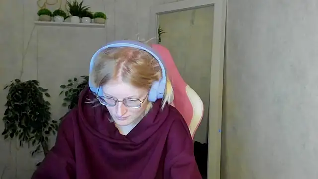 Snapshot of ElizabethHarpper chatting on 11-29-25, 12:57 ElizabethHarpper online show from 11-29-25, 12:57