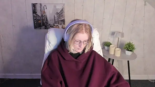 Snapshot of ElizabethHarpper chatting on 12-03-25, 01:02 ElizabethHarpper online show from 12-03-25, 01:02