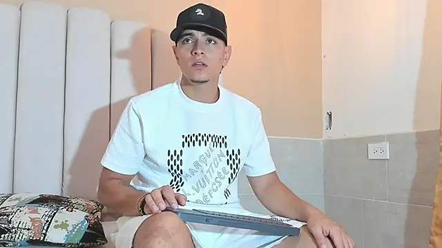 DAVID VICTORIAA online show from 01-28-25, 06:49