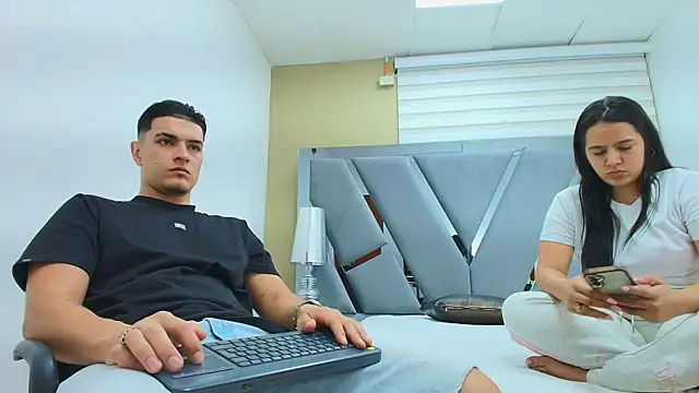 DAVID VICTORIAA online show from 04-21-26, 01:06