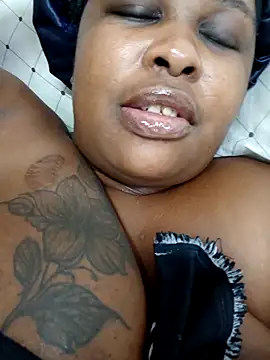 Snapshot of SexyLadyBoosxx chatting on 10-19-25, 04:51 SexyLadyBoosxx online show from 10-19-25, 04:51