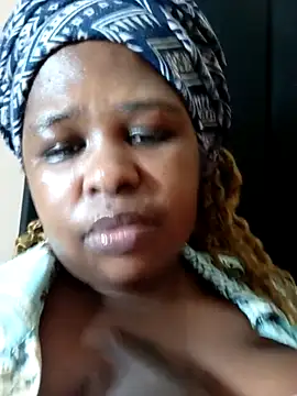 SexyLadyBoosxx online show from 12-17-25, 03:07