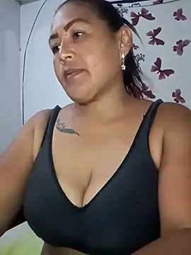 Snapshot of Abigail_BigTits chatting on 03-22-25, 04:56 Abigail BigTits online show from 03-22-25, 04:56