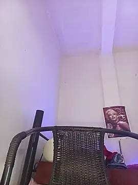 Snapshot of davidsims chatting on 11-05-25, 01:33 davidsims online show from 11-05-25, 01:33