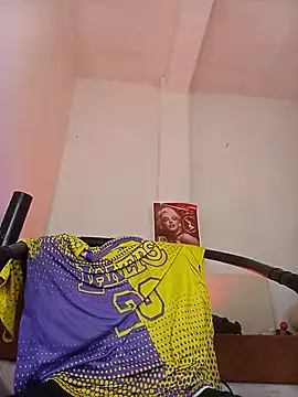 Snapshot of davidsims chatting on 12-03-25, 02:41 davidsims online show from 12-03-25, 02:41