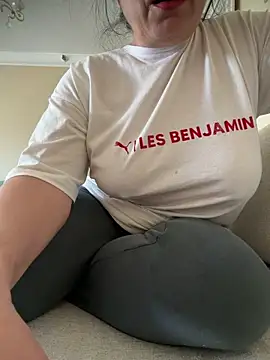 Snapshot of derya35 chatting on 04-12-26, 07:46 derya35 online show from 04-12-26, 07:46