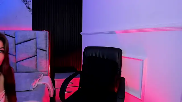 daniiphoeniixx online show from 10-28-25, 07:27