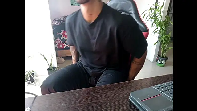 Snapshot of Adam_Valenciia chatting on 06-22-26, 03:42 Adam Valenciia online show from 06-22-26, 03:42