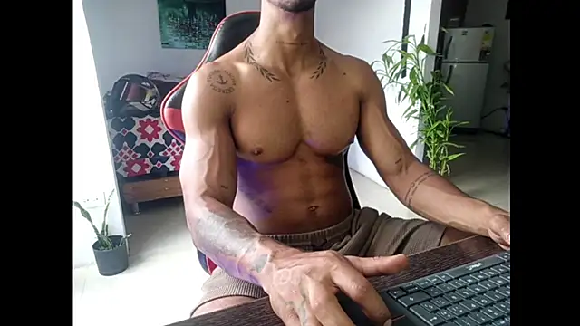 Snapshot of Adam_Valenciia chatting on 06-24-26, 03:33 Adam Valenciia online show from 06-24-26, 03:33