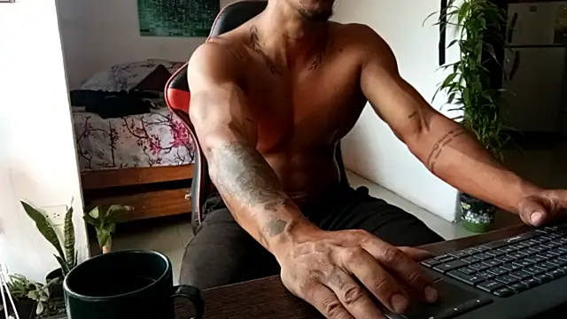 Snapshot of Adam_Valenciia chatting on 07-07-26, 03:38 Adam Valenciia online show from 07-07-26, 03:38