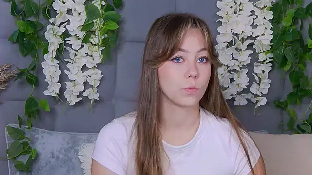 TheEmma online show from 10-17-25, 05:54