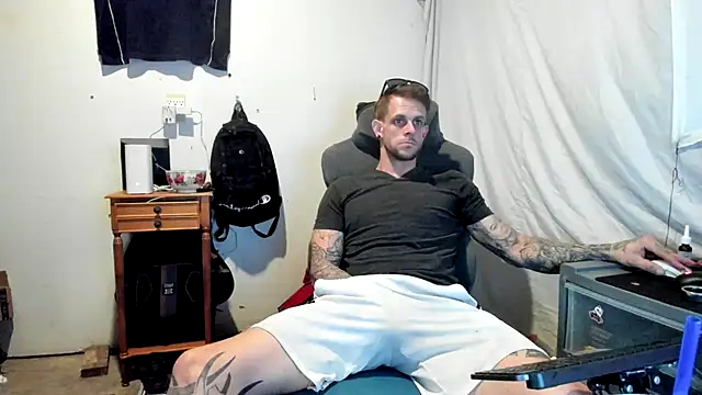 Snapshot of JamesMichael88 chatting on 03-21-25, 07:13 JamesMichael88 online show from 03-21-25, 07:13