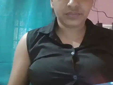 Snapshot of Hot-shanvi chatting on 03-18-25, 10:25 Hot-shanvi online show from 03-18-25, 10:25