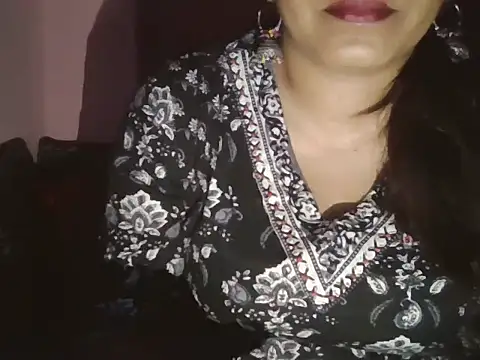 Snapshot of Hot-shanvi chatting on 05-18-26, 05:52 Hot-shanvi online show from 05-18-26, 05:52