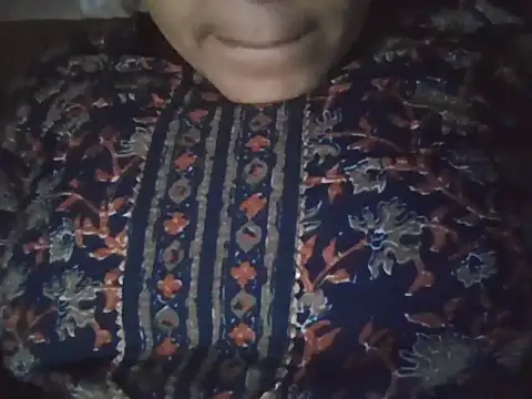Snapshot of Hot-shanvi chatting on 05-22-26, 01:17 Hot-shanvi online show from 05-22-26, 01:17