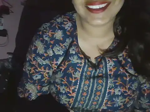 Snapshot of Hot-shanvi chatting on 06-03-26, 11:43 Hot-shanvi online show from 06-03-26, 11:43