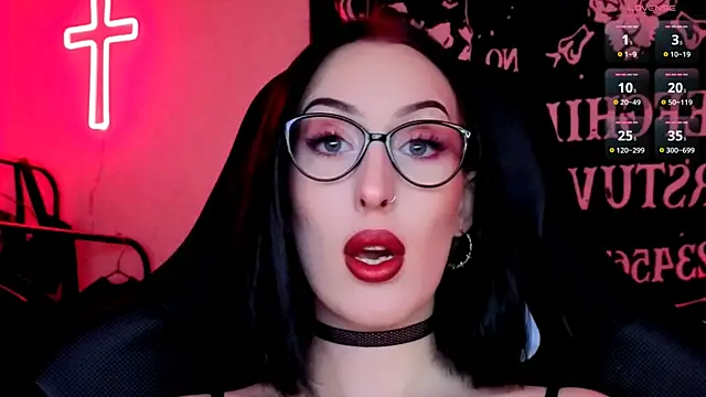 Snapshot of Miss_Alice__ chatting on 05-08-26, 01:22 Miss Alice online show from 05-08-26, 01:22
