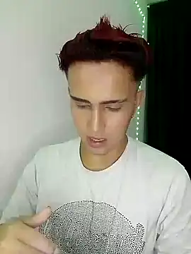 Snapshot of Lian_Noath chatting on 02-05-25, 01:04 Lian Noath online show from 02-05-25, 01:04