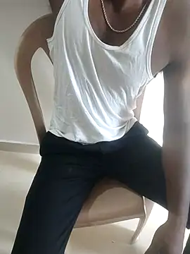 Snapshot of hot_boy_dic chatting on 02-15-25, 09:27 hot boy dic online show from 02-15-25, 09:27